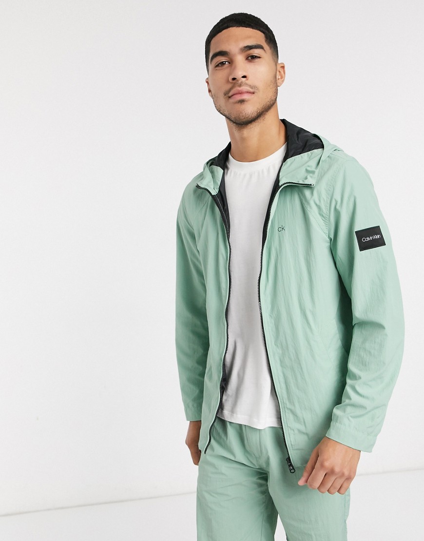 Calvin Klein - Gekreukt nylon jack in groen