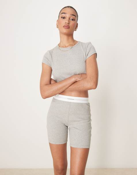 Calvin Klein - Geribbelde leggingshort in grijs - view 1