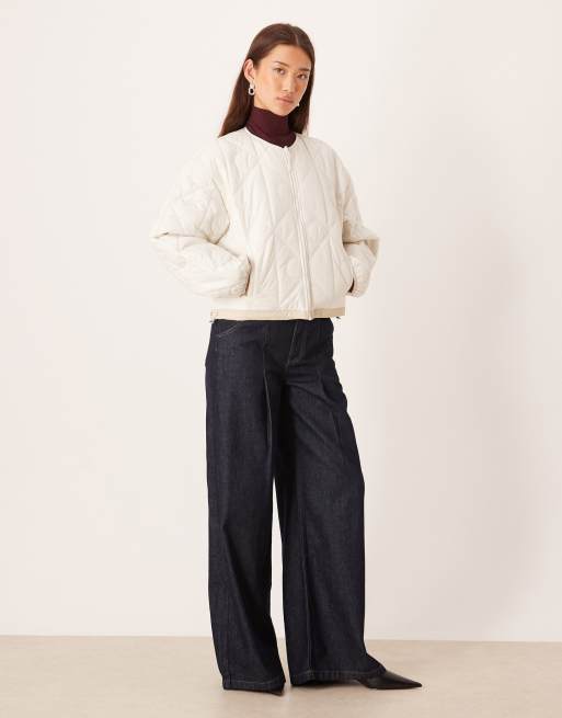 Calvin Klein – Gesteppte, glänzende Innenjacke in Wollweiß mit Logo, 4 von 4