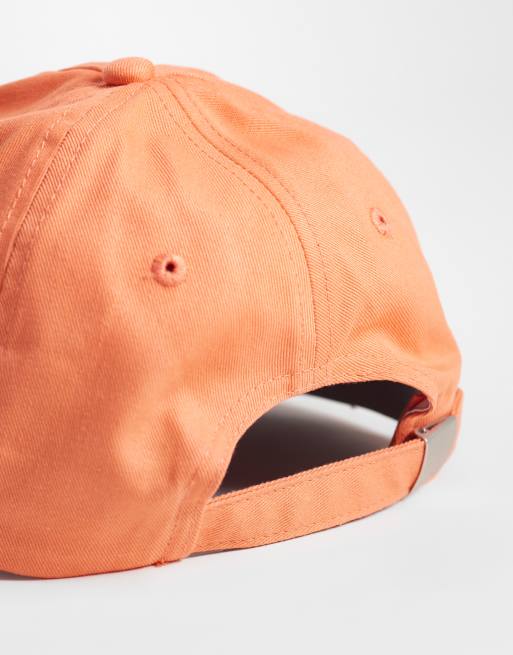 Calvin Klein - Gorra de béisbol naranja con monograma , 3 de 3