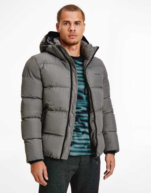 Calvin Klein - Grå dynejakke med aftagelig hætte i nylon-krølstof