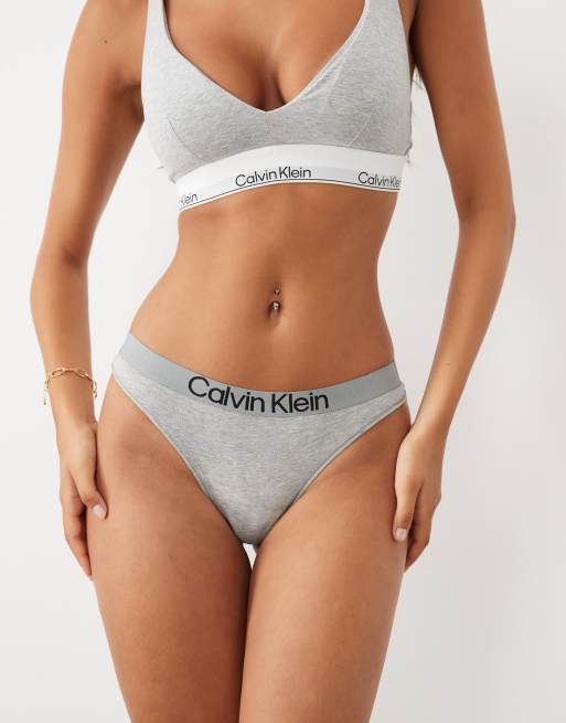 Calvin Klein – Grå stringtrosor i extra mjuk bomull, 3 av 4