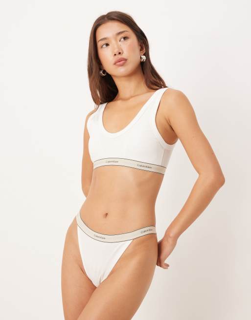 Calvin Klein - Heritage - Co-ord set van licht gevoerde katoenen bh en tanga-string in helder wit