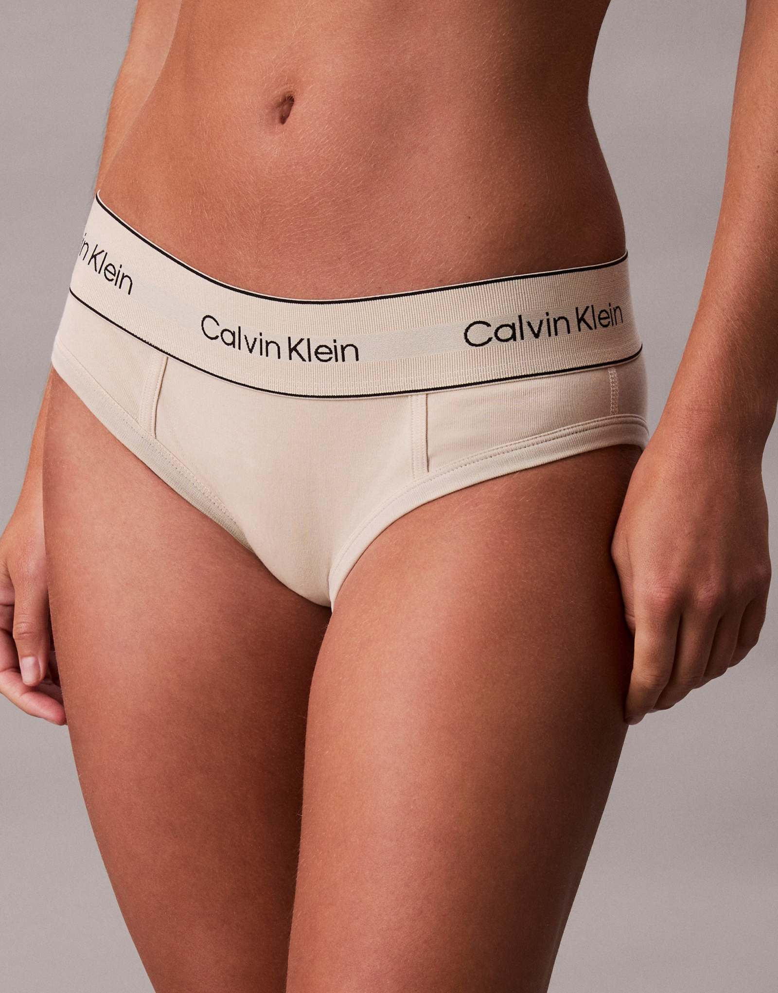 Хлопковые трусики-бикини Calvin Klein Heritage цвета устрицы