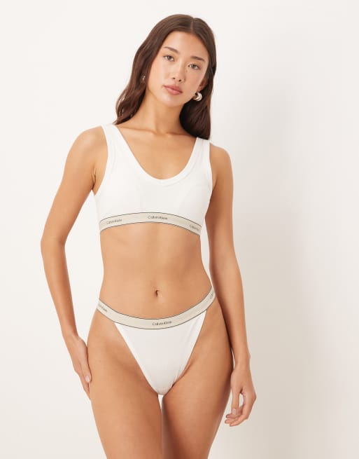 Calvin Klein – Heritage – Tanga aus Baumwolle in Hellweiß
