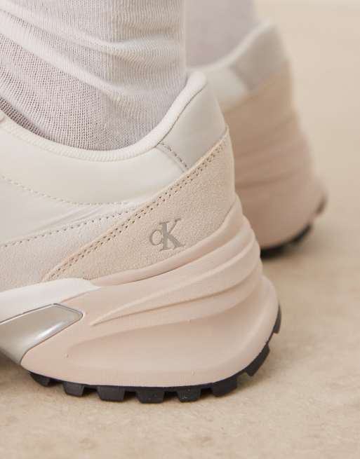 Calvin Klein – Hike Runner – Biało-srebrne buty sportowe z nylonu, 3 z 5