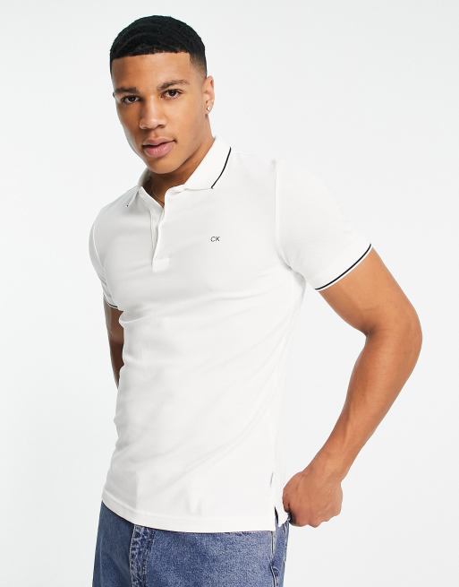 Calvin Klein - Hvid polo med stretch og kantdetaljer i piqué-stof i slim fit