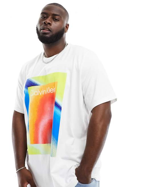 Calvin Klein - Hvid T-shirt med grafisk og multifarvet print