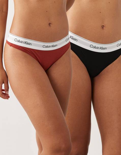Calvin Klein – Icon 2 Zestaw par stringów z bawełny i modalu w kolorach czarnym i czerwonym - view 1