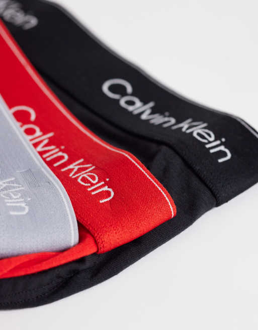 Calvin Klein Icon Cotton Stretch 3 pack hip briefs in black/grey/red, 2 of 3