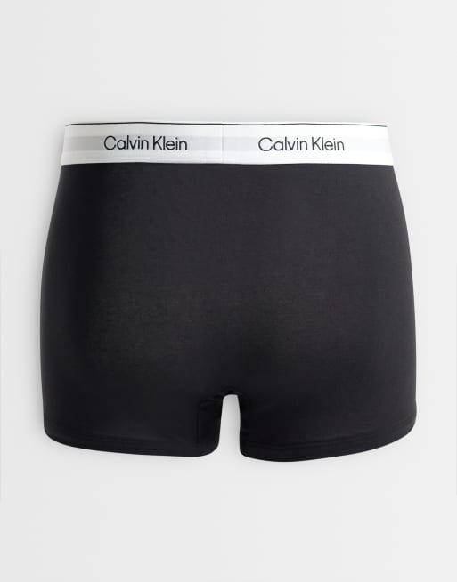 Calvin Klein Icon i stretchbomuld, pakke med 5, løstsiddende trunks i sort/hvid/grå, 2 af 3