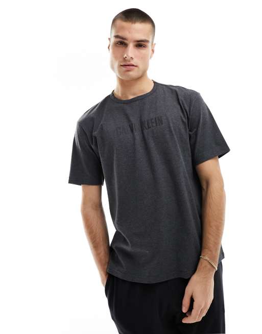 Calvin Klein – Intense Power – Mörkgrå, mysig t-shirt