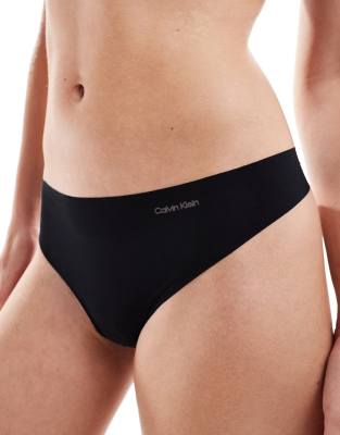 Calvin Klein - Invisibles - Sich nicht abzeichnender Mikrofaser-Tanga in Schwarz