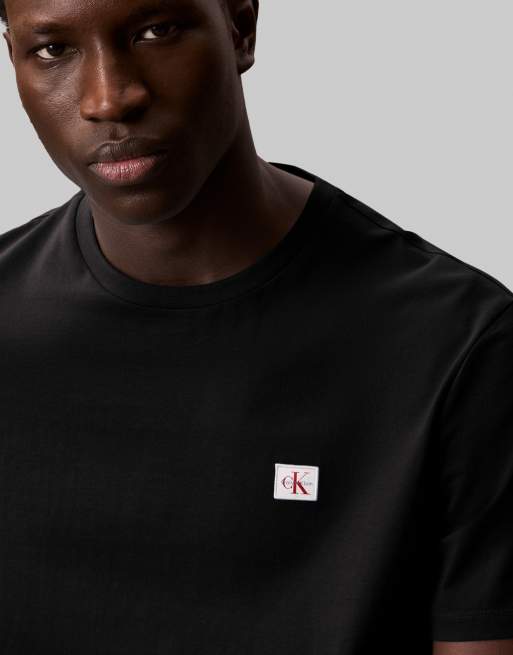 Calvin Klein Jeans 2er-Pack T-Shirt mit Badge in Weiß und Schwarz, 3 von 4