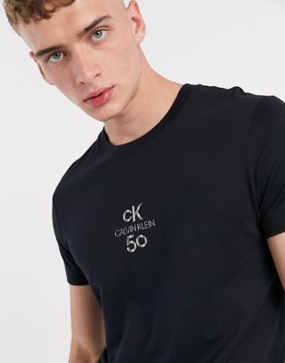 Calvin Klein Jeans - 50 Limited Edition - Slim-fit T-shirt met klein logo in zwart