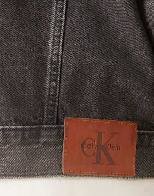 Calvin Klein Jeans 90s icon 94 trucker jacket in washed black, 3 of 4