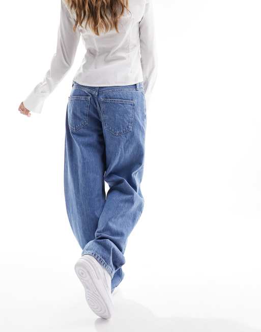 Calvin Klein Jeans 90s straight leg jeans in light wash, 4 of 5