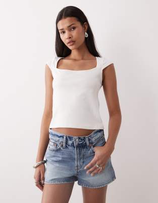 Calvin Klein Jeans - Archive - Knappe Jeansshorts in verwaschenem Mittelblau