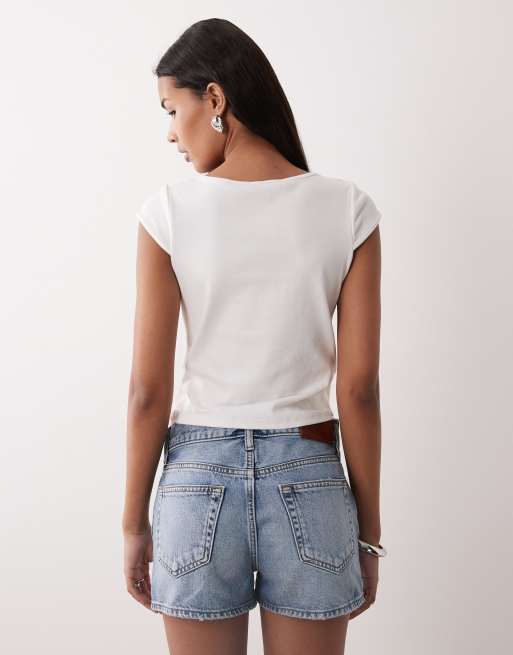 Calvin Klein Jeans – Archive – Knappe Jeansshorts in verwaschenem Mittelblau, 4 von 5