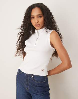 Calvin Klein Jeans - Ärmelloses Polo-Oberteil in Weiß mit kurzem Reißverschluss und Logo