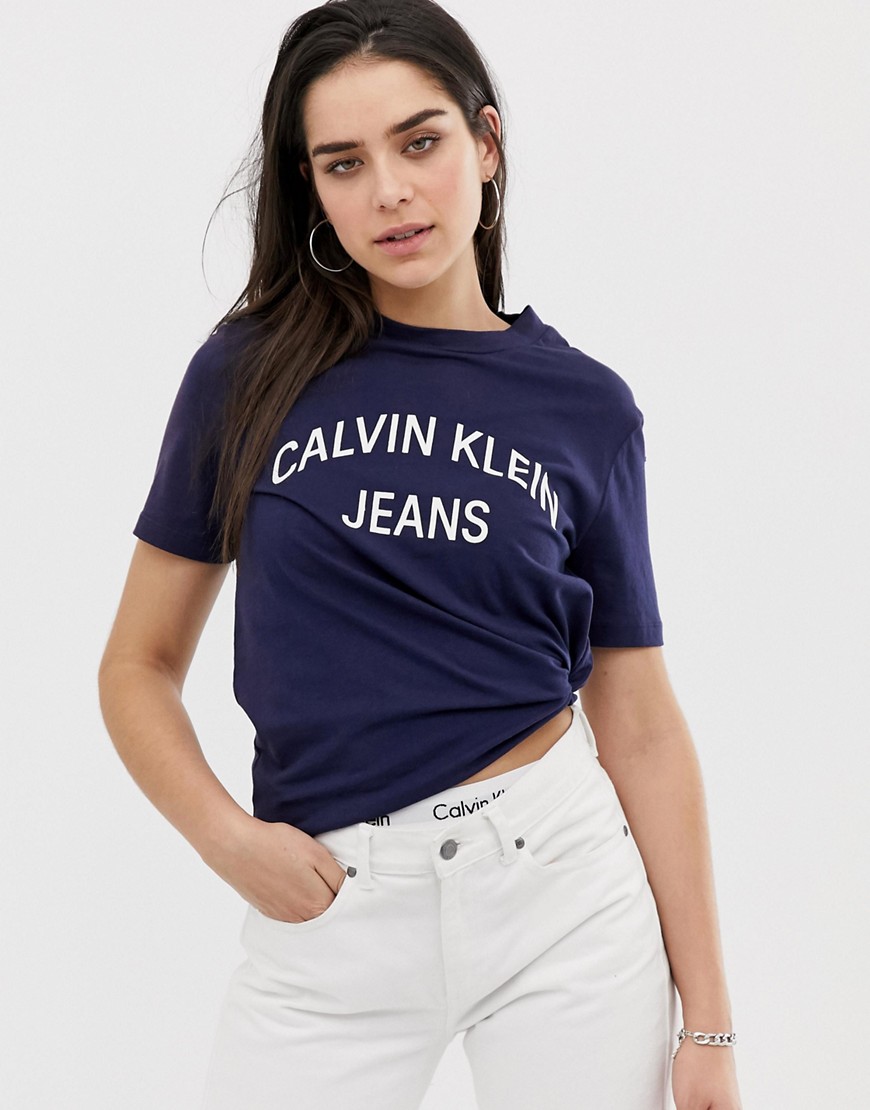 Calvin Klein Jeans – Authentic – T-shirt med logga-Blå