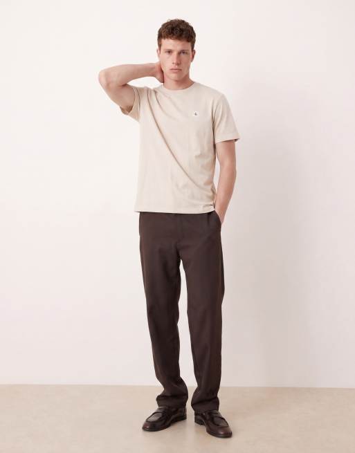 Calvin Klein Jeans badge classic t-shirt in cream, 2 of 5