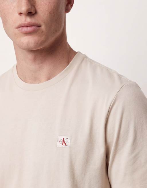 Calvin Klein Jeans badge classic t-shirt in cream, 3 of 5