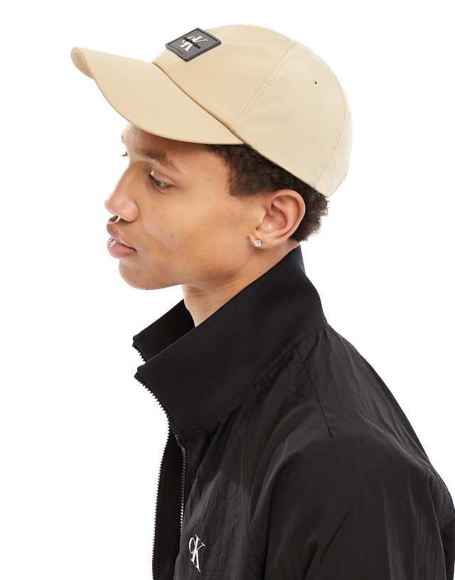 Calvin Klein Jeans - badge logo cap in stone