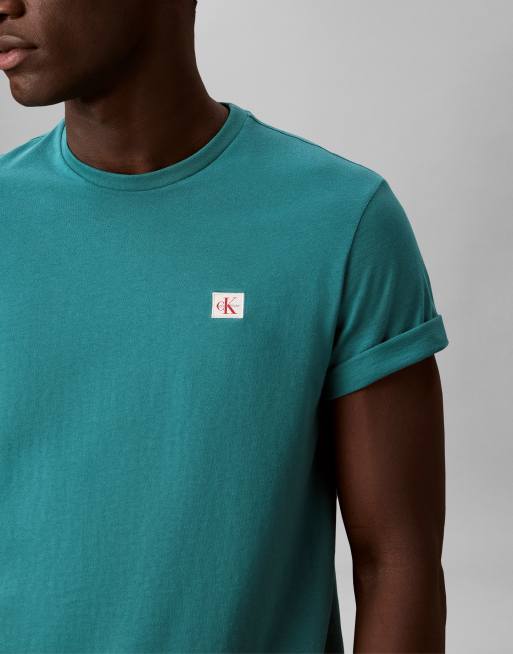 Calvin Klein Jeans badge logo t-shirt in green , 2 of 4