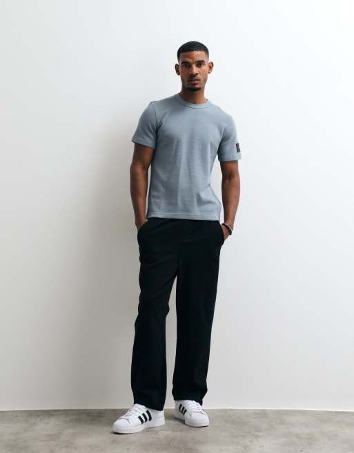 Calvin Klein Jeans Badge waffle crew neck t-shirt in grey, 2 of 5