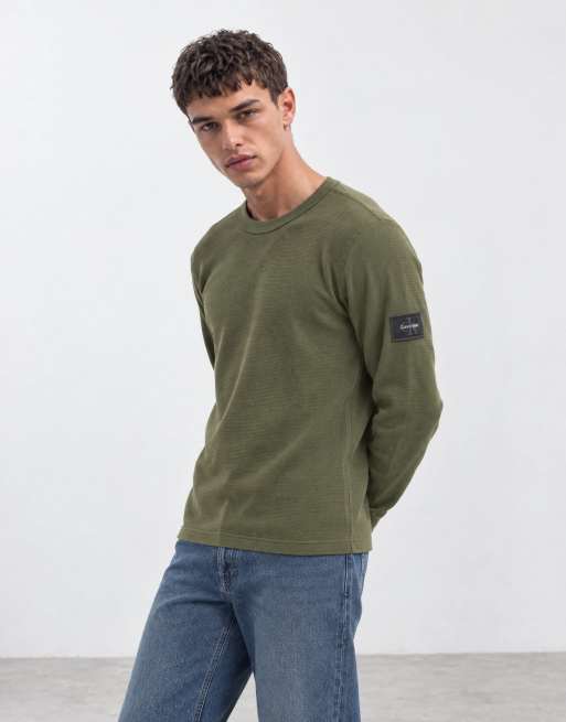 Calvin Klein Jeans Badge Waffle Langarm-T-Shirt mit Rundhalsausschnitt in Khaki, 10 von 10