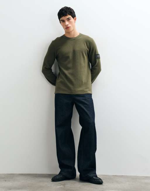 Calvin Klein Jeans Badge Waffle Langarm-T-Shirt mit Rundhalsausschnitt in Khaki, 4 von 10