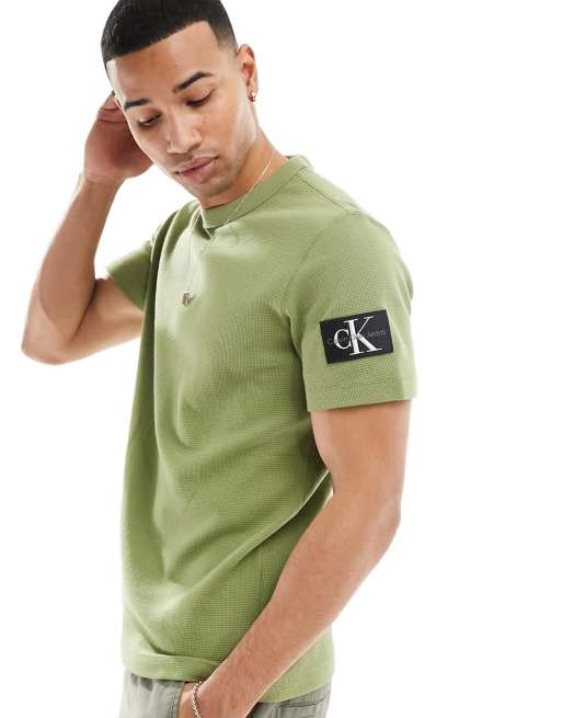 Calvin Klein Jeans – Baumwoll-T-Shirt in dunklem Wacholder mit Waffelstruktur