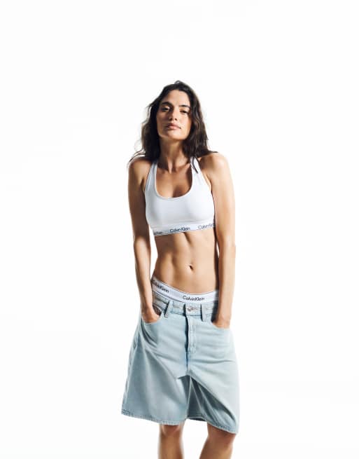 Calvin Klein Jeans – Bermuda-Jorts in hellblauer Waschung, 2 von 4