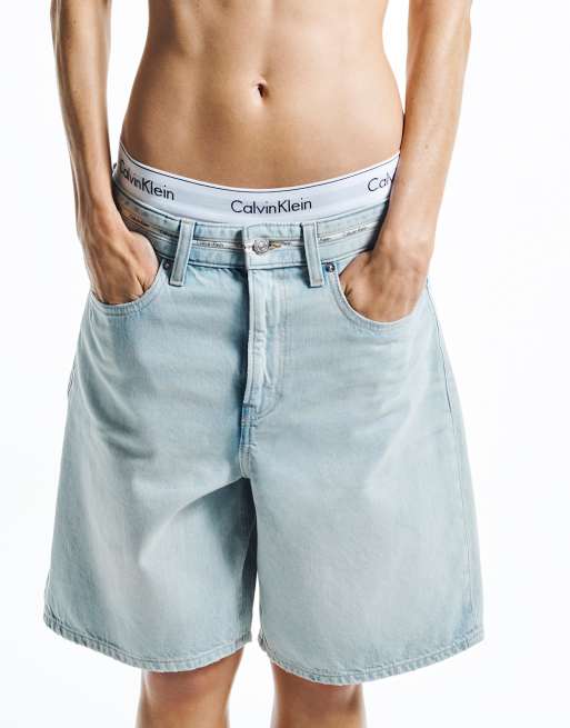 Calvin Klein Jeans – Bermuda-Jorts in hellblauer Waschung, 4 von 4