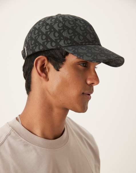 Calvin Klein Jeans - Berretto nero con monogramma - view 1