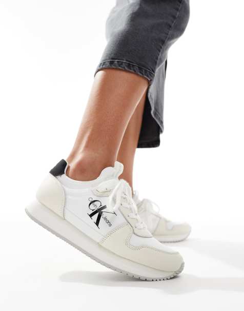 Calvin Klein Jeans – Biało-czarne buty sportowe do biegania z logo - view 1