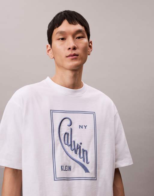 Calvin Klein Jeans – Biało-niebieski T-shirt z grafiką w ramce, 2 z 5