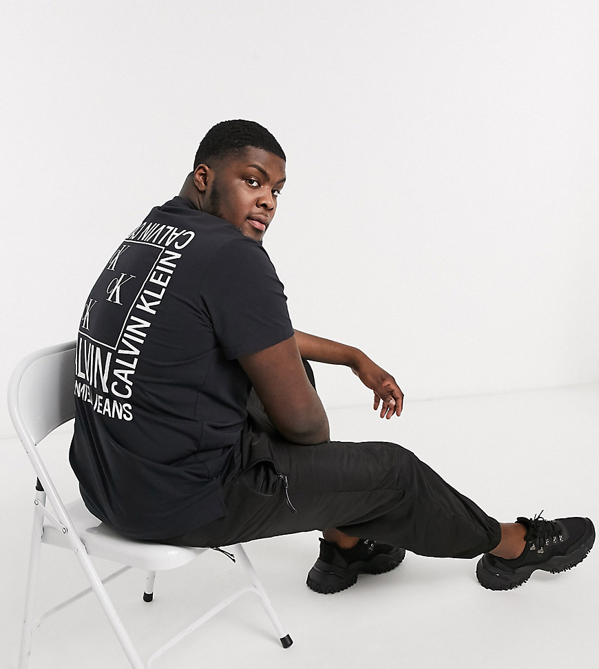 Calvin Klein Jeans - Big And Tall - T-shirt nera con monogramma sul retro-Nero