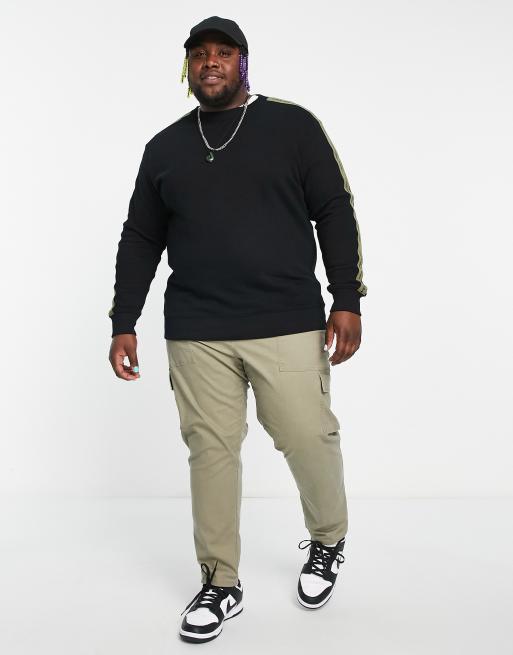 Calvin Klein Jeans - Big & Tall - Sweatshirt met contrasterende bies in zwart, 4 van 4