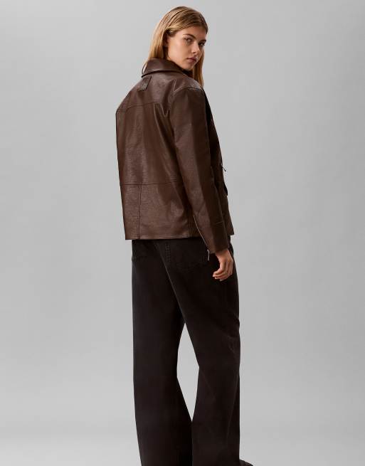Calvin Klein Jeans Bikerjacke in braunem Korklederimitat, 4 von 6
