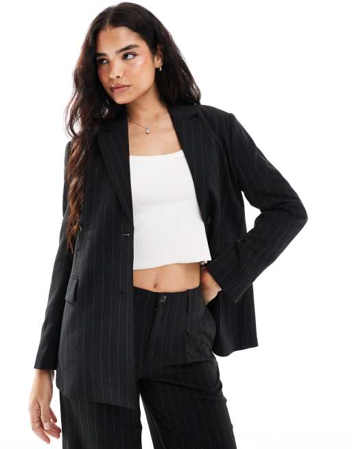 Calvin Klein Jeans Blazer aus weichem Crepe in Schwarz mit Nadelstreifen ASOS