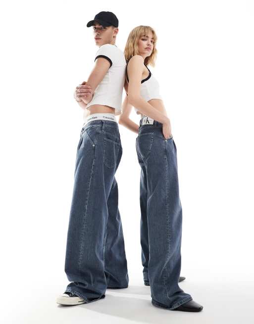 Calvin Klein Jeans – Blekgrå, lediga jeans med flera veck i 90-talsstil, exklusivt hos ASOS