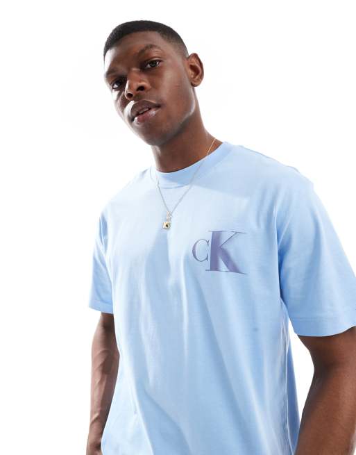 【 】ボールドck Tシャツ/ライトブルー Calvin Klein Jeans bold ck t-shirt in light blue | ASOS