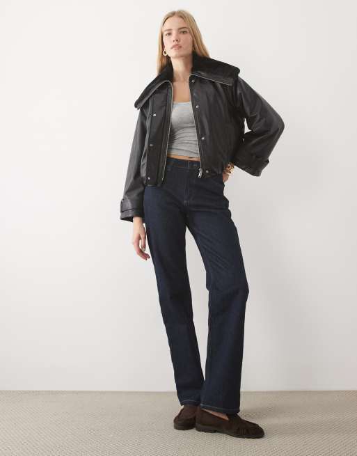 Calvin Klein Jeans bomber en imitation cuir avec détail de col en noir, 2 de 4