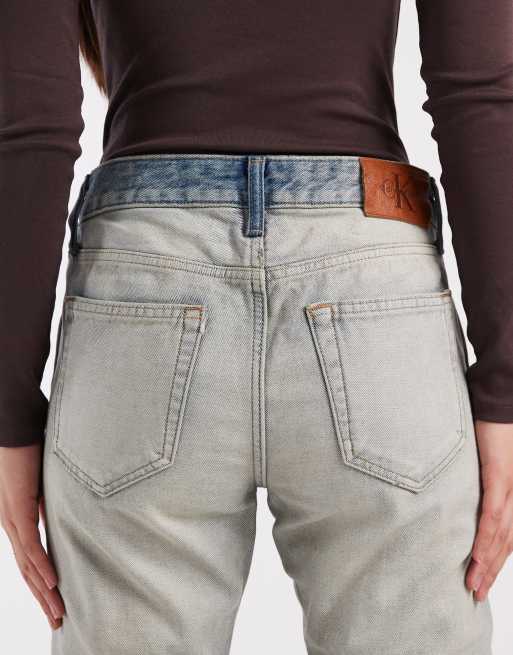 Calvin Klein Jeans – Bootcut-Jeans aus Baumwolle in steinbeiger Waschung mit farblich abgesetztem Bund, 4 von 5