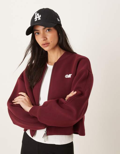 Calvin Klein Jeans – Bordowa krótka kurtka z materiału w stylu scuba z dwukierunkowym zamkiem