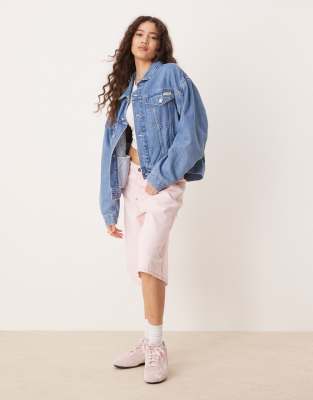 boxy denim jacket in mid wash-Blue