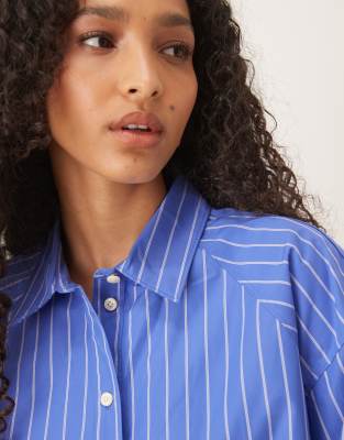 Calvin Klein Jeans Est.1978 Stripe Cropped Boxy Button-down Shirt In Blue