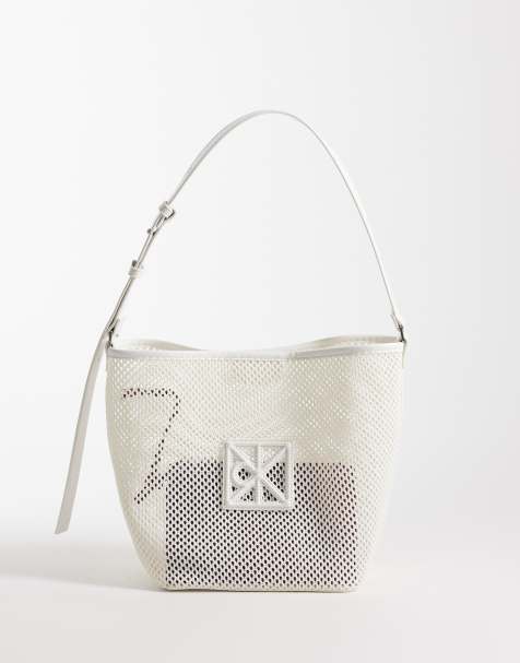 Calvin Klein Jeans - Bucket tas van mesh met logo en portemonnee in wit - view 1